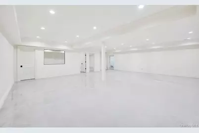 6 Gables Court, Dix Hills, NY 11746 - Photo 20