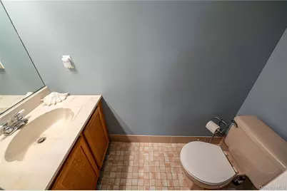 82 Leeward Court, Port Jefferson, NY 11777 - Photo 18