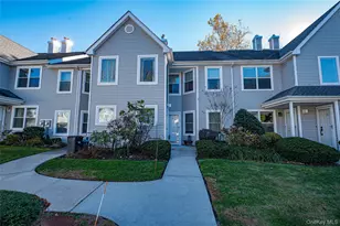 82 Leeward Ct, Port Jefferson, NY 11777 - Photo 2