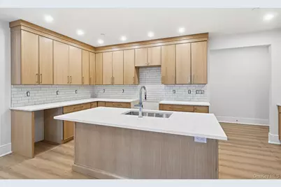 34 Clinton Avenue #8, Dobbs Ferry, NY 10522 - Photo 4