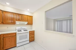 20 Laurel Ave, East Islip, NY 11730 - Photo 10