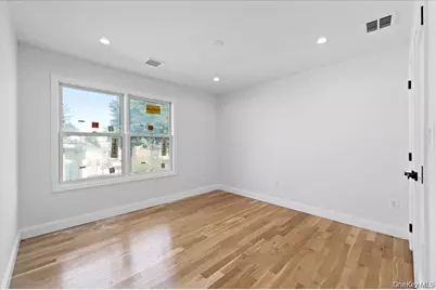 101 Thurton Place, Yonkers, NY 10704 - Photo 12