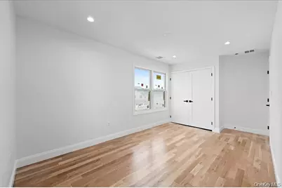 101 Thurton Place, Yonkers, NY 10704 - Photo 16