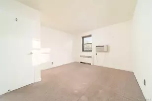 8 W Mill Dr, Great Neck, NY 11021 - Photo 12