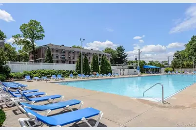 8 W Mill Drive #1B, Great Neck, NY 11021 - Photo 20