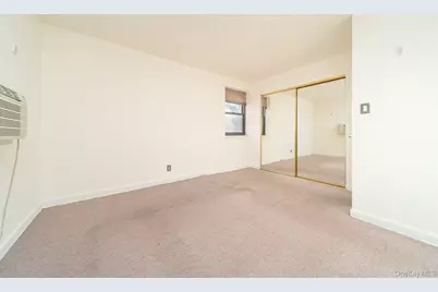 8 W Mill Drive #1B, Great Neck, NY 11021 - Photo 14