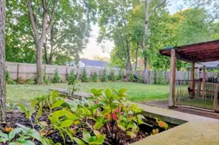 17 Grayley Pl, Huntington Station, NY 11746 - Photo 8