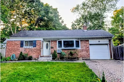 17 Grayley Place, Huntington Station, NY 11746 - Photo 4