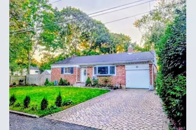 17 Grayley Place, Huntington Station, NY 11746 - Photo 2