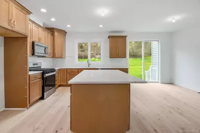 4044 Chestnut Ridge Road, Fishkill, NY 12524 - Photo 10