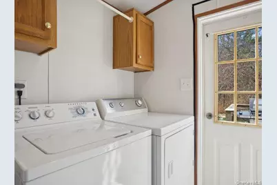 337 Three Mile Harbo #10, East Hampton, NY 11937 - Photo 12