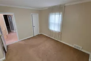 186-20 Troon Rd, Jamaica, NY 11432 - Photo 14