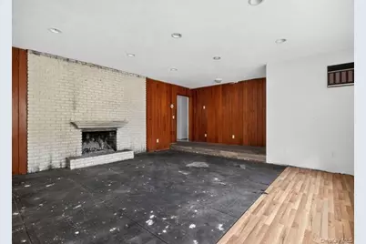 48 E Rogues Path, Huntington Station, NY 11746 - Photo 14