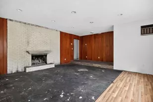 48 E Rogues Path, Huntington Station, NY 11746 - Photo 14