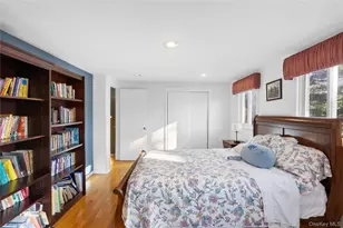 38 Lake Dr, Manhasset Hills, NY 11040 - Photo 28