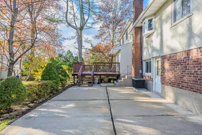 38 Lake Drive, Manhasset Hills, NY 11040 - Photo 40