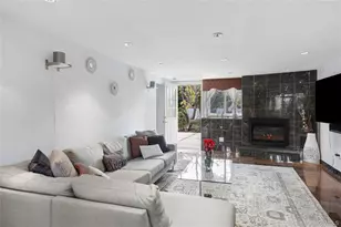 38 Lake Dr, Manhasset Hills, NY 11040 - Photo 20