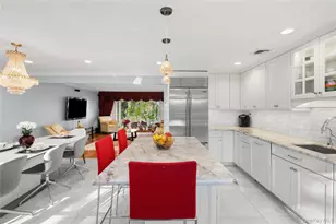 38 Lake Dr, Manhasset Hills, NY 11040 - Photo 10