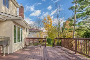 38 Lake Dr, Manhasset Hills, NY 11040 - Photo 38