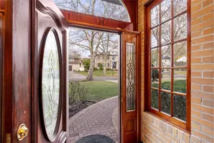 38 Lake Dr, Manhasset Hills, NY 11040 - Photo 6