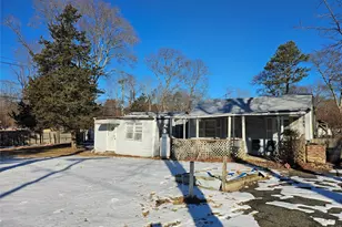 549 Granny Rd, Medford, NY 11763 - Photo 4