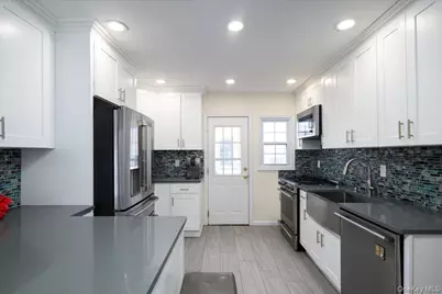48 Rosebud Avenue, Merrick, NY 11566 - Photo 6