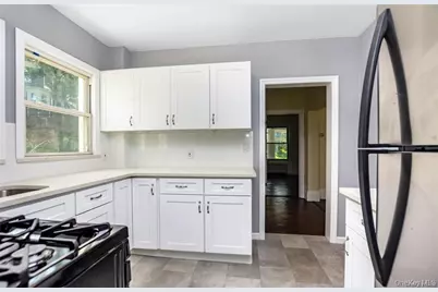 17 Landscape Avenue, Yonkers, NY 10705 - Photo 8