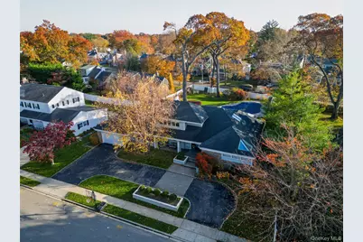 12 Combes Avenue, Rockville Centre, NY 11570 - Photo 4