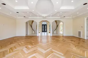 566 E Shore Rd, Great Neck, NY 11024 - Photo 6