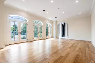 566 E Shore Rd, Great Neck, NY 11024 - Photo 22