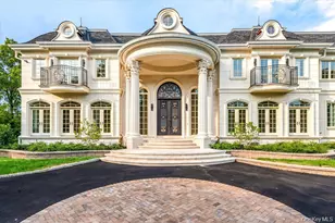 566 E Shore Rd, Great Neck, NY 11024 - Photo 2