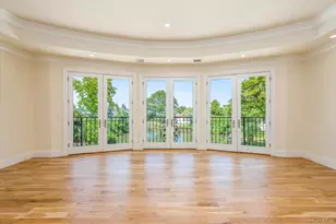 566 E Shore Rd, Great Neck, NY 11024 - Photo 26