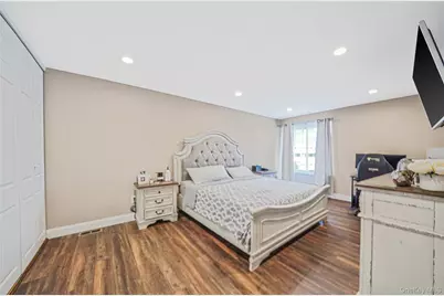 2 Alhambra Drive, Oceanside, NY 11572 - Photo 14