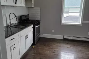 28 James L L Burrell Ave, Hempstead, NY 11550 - Photo 8