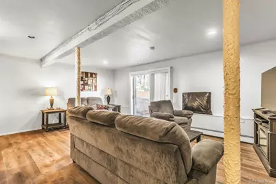 25 Stillwell Street, Huntington, NY 11743 - Photo 14