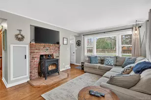 51 Ward Pl, Fishkill, NY 12524 - Photo 6