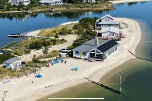 610 Park Ave, Mattituck, NY 11952 - Photo 4