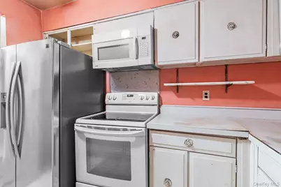 115 Dehaven Drive #114, Yonkers, NY 10703 - Photo 4