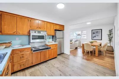 4 Washington Avenue, Smithtown, NY 11787 - Photo 10