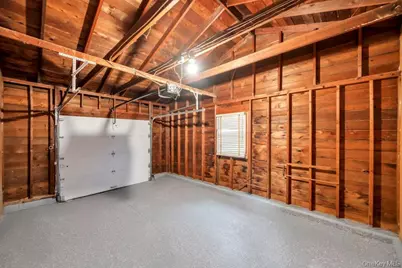 4 Washington Avenue, Smithtown, NY 11787 - Photo 18