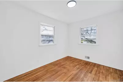 4 Washington Avenue, Smithtown, NY 11787 - Photo 16