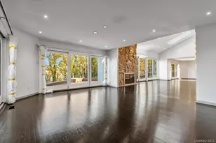 369 E Shore Rd, Great Neck, NY 11023 - Photo 10