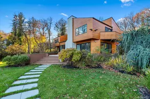 369 E Shore Rd, Great Neck, NY 11023 - Photo 40