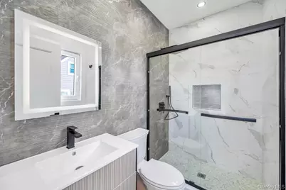 41 Coachman Lane, Levittown, NY 11756 - Photo 26