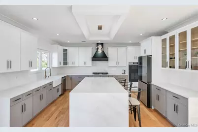 41 Coachman Lane, Levittown, NY 11756 - Photo 2