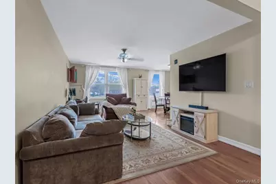 241-20 Northern Boulevard #6M, Little Neck, NY 11362 - Photo 4