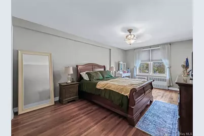 241-20 Northern Boulevard #6M, Little Neck, NY 11362 - Photo 6