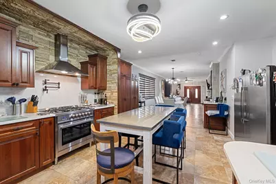 386 Page Avenue, New York, NY 10307 - Photo 10