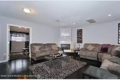 386 Page Avenue, New York, NY 10307 - Photo 22