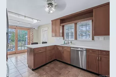 143 Oak Street, Amityville, NY 11701 - Photo 22